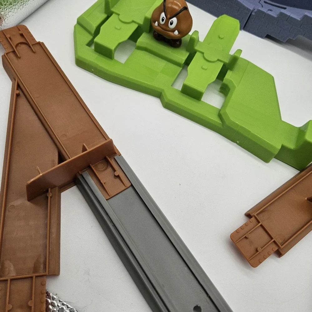 Nintendo Hot Wheels Super Mario Track Set Pieces Castle Bridge Goomba Brown Grey